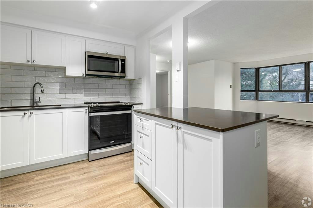 0033-565 Belmont Avenue W, Kitchener, ON, N2M 5E7 - 2