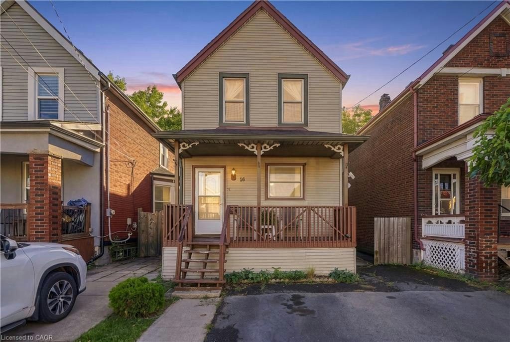 16 Albemarle Street, Hamilton, ON, L8L 7G3