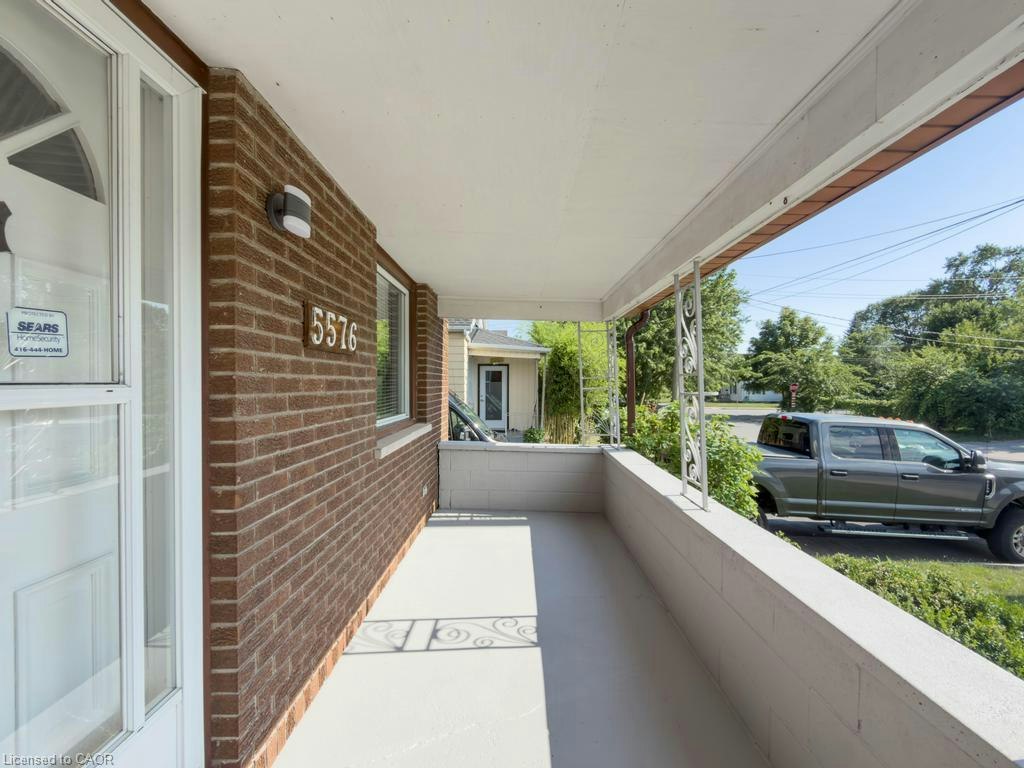 5576 Desson Avenue, Niagara Falls, ON, L2G 3T1 - 3