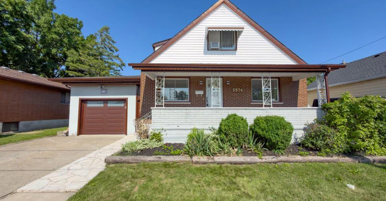 5576 Desson Avenue, Niagara Falls, ON, L2G 3T1 - 2