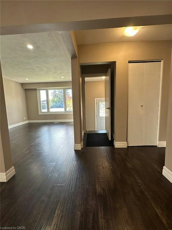 Upper-161 Sixth Avenue, Kitchener, ON, N2C 1R2 - 2