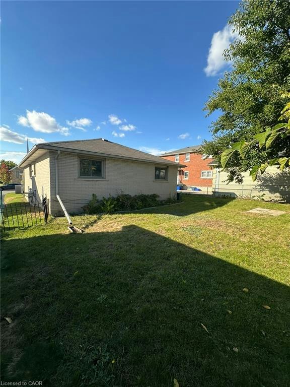 Upper-161 Sixth Avenue, Kitchener, ON, N2C 1R2 - 17
