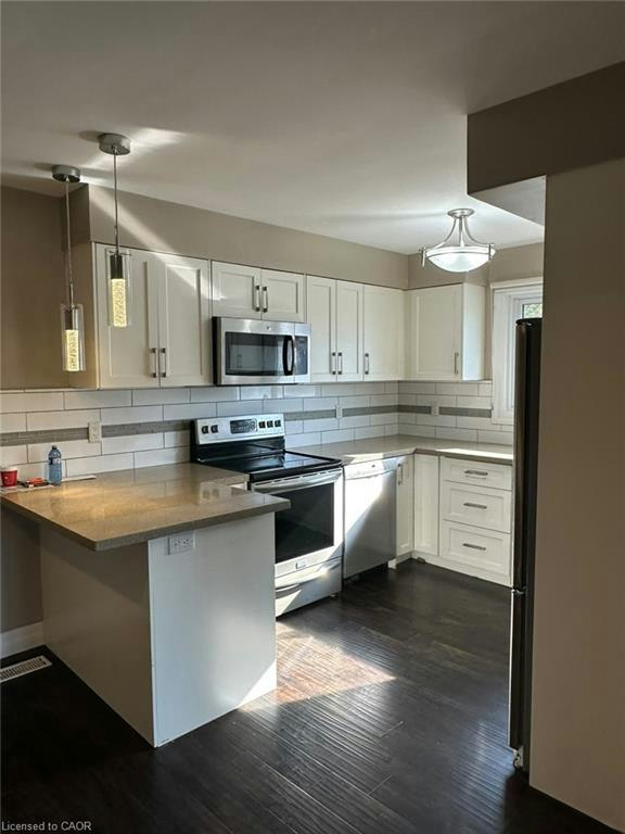 Upper-161 Sixth Avenue, Kitchener, ON, N2C 1R2 - 5