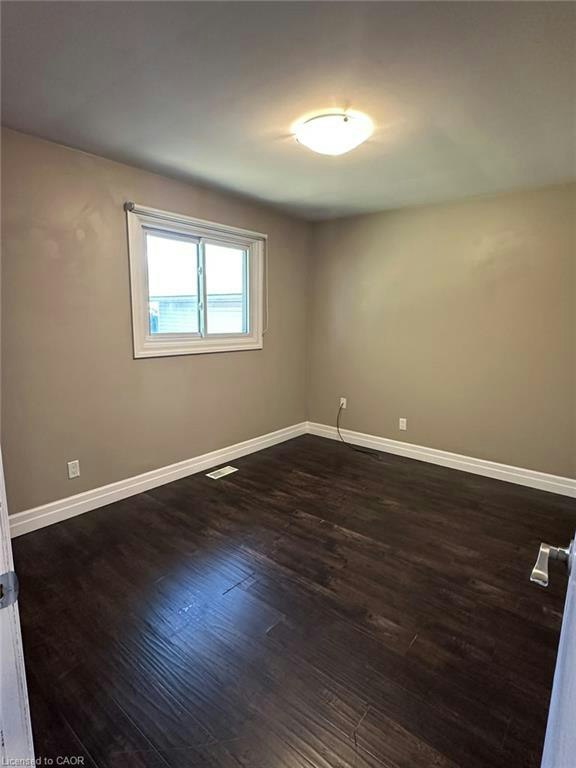 Upper-161 Sixth Avenue, Kitchener, ON, N2C 1R2 - 13