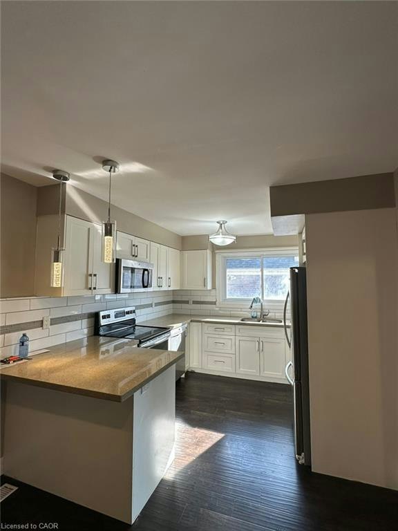 Upper-161 Sixth Avenue, Kitchener, ON, N2C 1R2 - 4