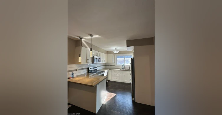 Upper-161 Sixth Avenue, Kitchener, ON, N2C 1R2 - 4
