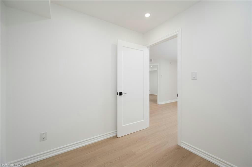 206-1451 Walker's Line, Burlington, ON, L7M 4P1 - 13