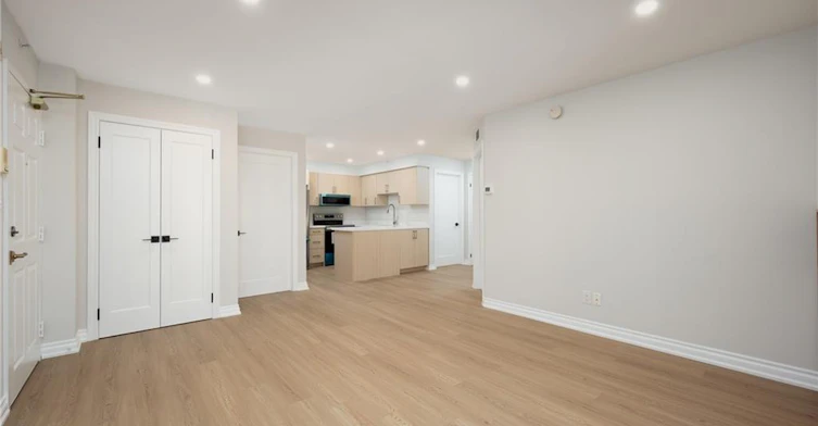 206-1451 Walker's Line, Burlington, ON, L7M 4P1 - 4