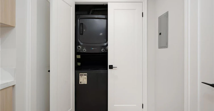 206-1451 Walker's Line, Burlington, ON, L7M 4P1 - 8