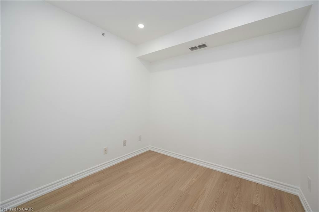 206-1451 Walker's Line, Burlington, ON, L7M 4P1 - 12