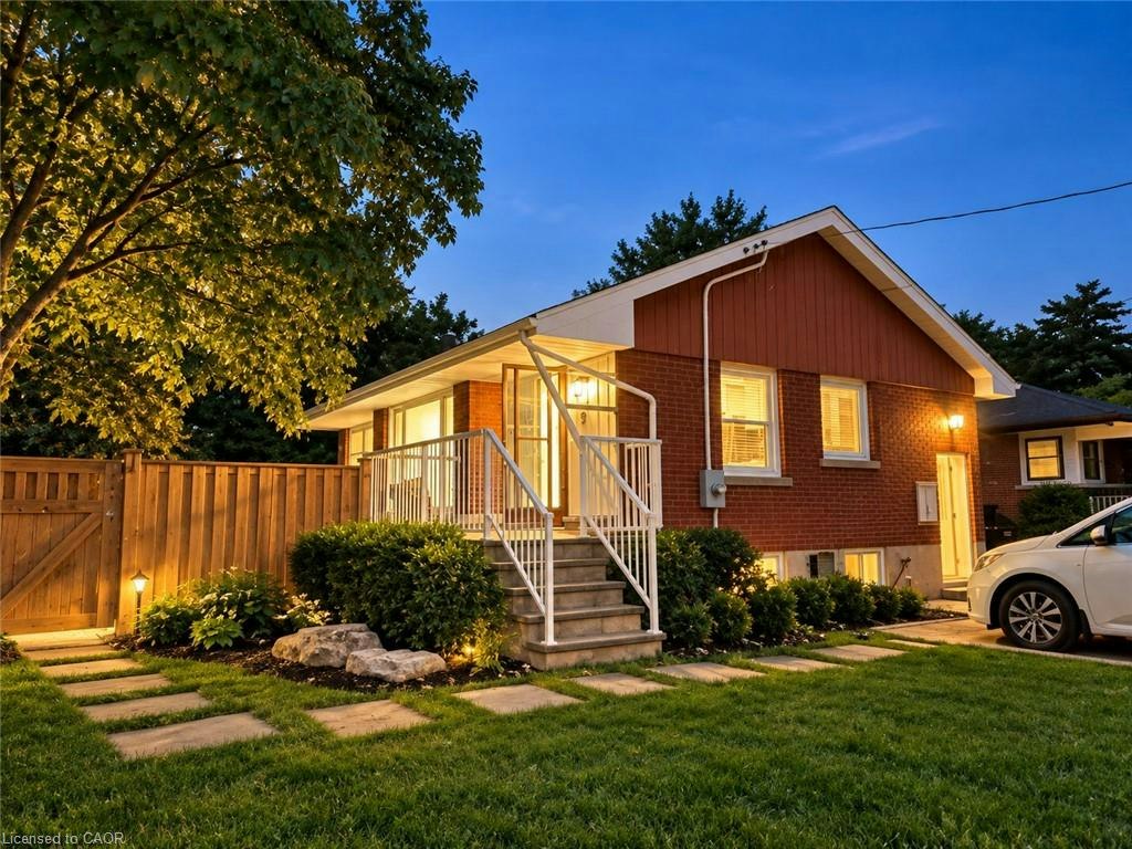 9 Grenadier Drive, Hamilton, ON, L8T 4C7 2