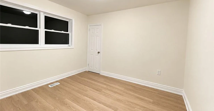 9 Grenadier Drive, Hamilton, ON, L8T 4C7 - 7