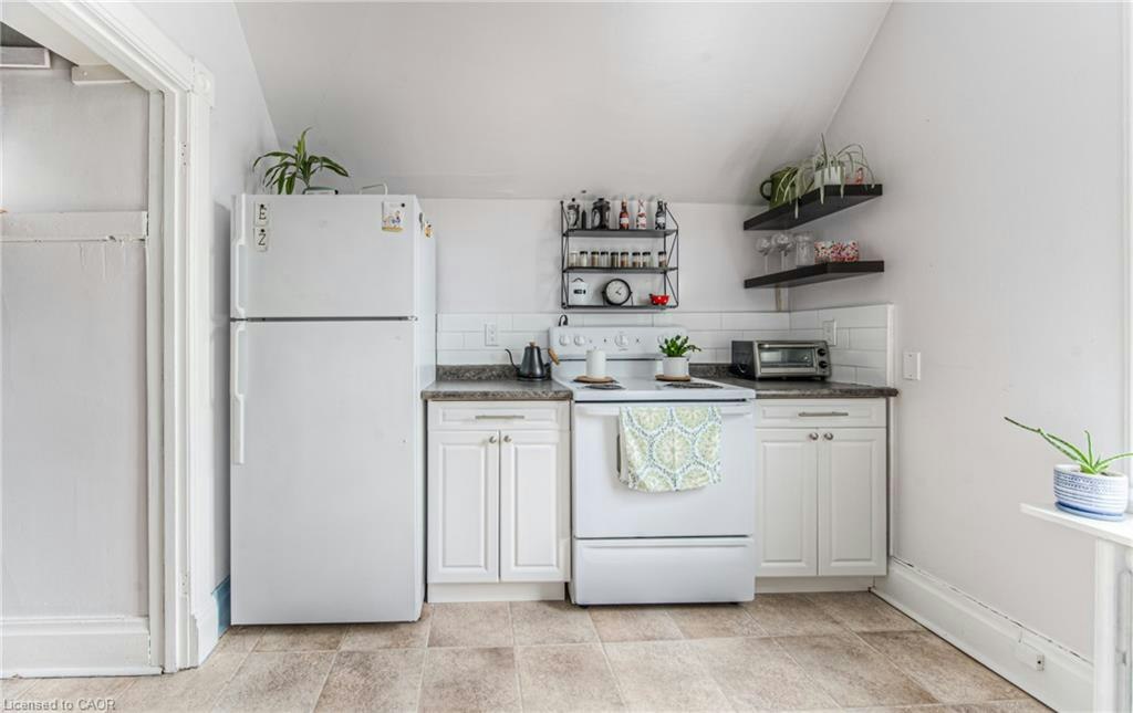 Upper-404 Duke Street W, Kitchener, ON, N2H 3Y5 - 6
