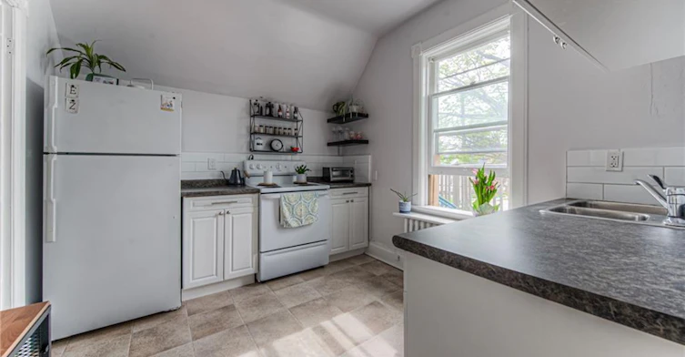 Upper-404 Duke Street W, Kitchener, ON, N2H 3Y5 - 4