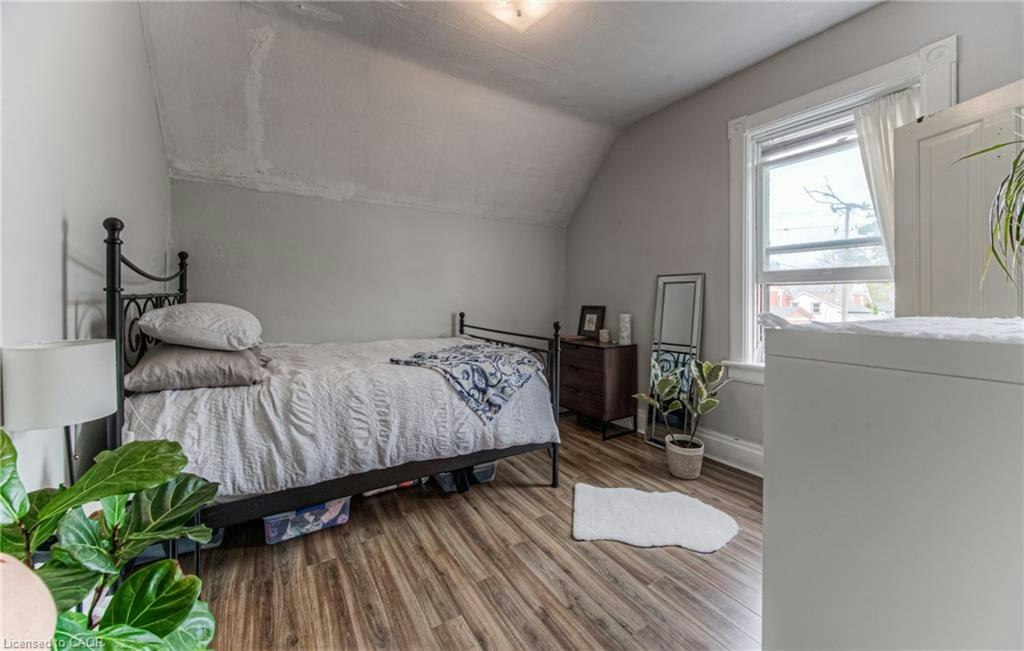 Upper-404 Duke Street W, Kitchener, ON, N2H 3Y5 - 5