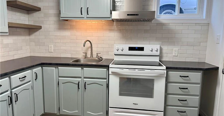 Basement-904 Maple Avenue, Hamilton, ON, L8K 1L4 - 3