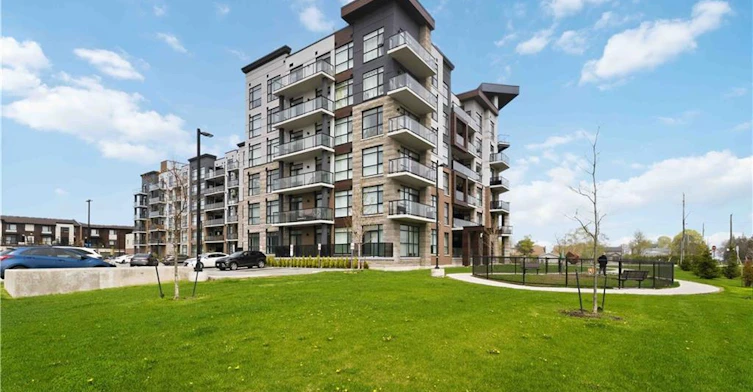 422-600 North Service Road, Hamilton, ON, L8E 0L2 - 5