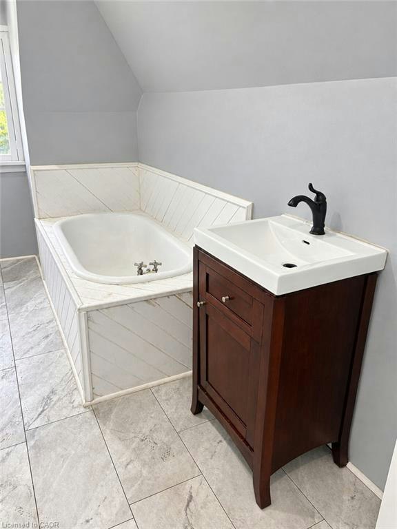 UPPER-6 West Avenue, Hamilton, ON, L8L 5B8 - 7