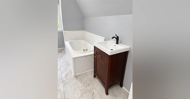 UPPER-6 West Avenue, Hamilton, ON, L8L 5B8 - 7