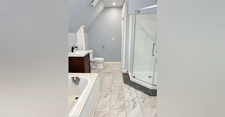 UPPER-6 West Avenue, Hamilton, ON, L8L 5B8 - 8