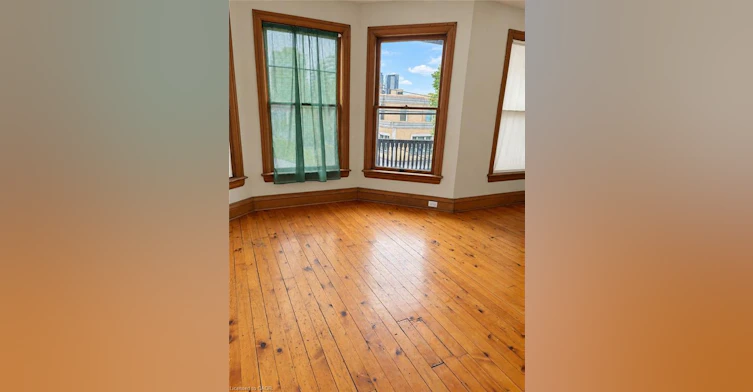 UPPER-6 West Avenue, Hamilton, ON, L8L 5B8 - 5