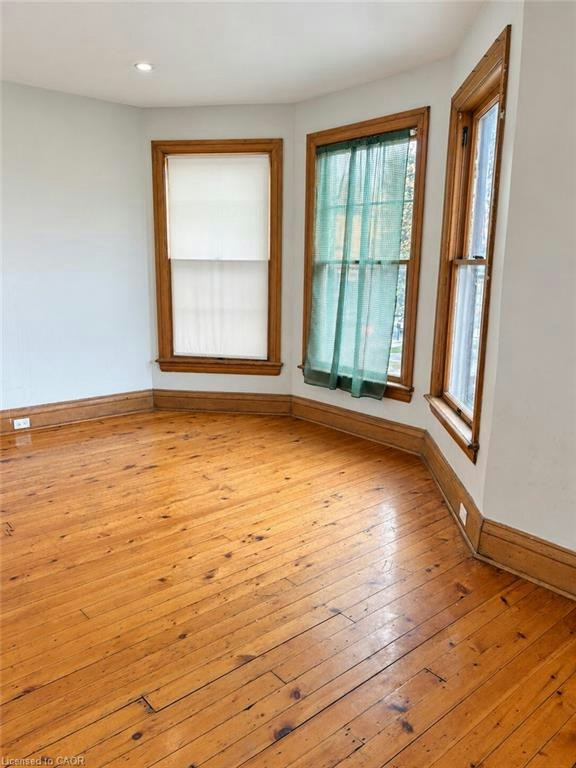 UPPER-6 West Avenue, Hamilton, ON, L8L 5B8 - 4