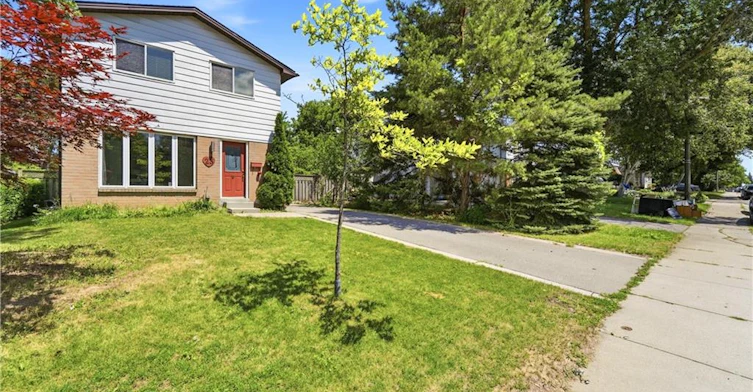 23 Heatherdale Place, Hamilton, ON, L9C 6K7 - 2