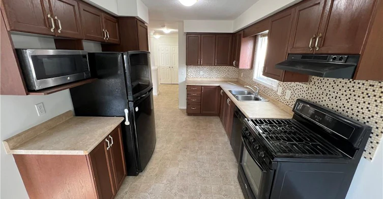 MAIN-14 Iron Gate Street, Kitchener, ON, N2N 3P9 - 5