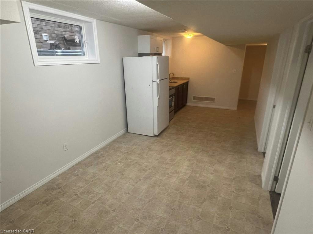 LOWER-14 Iron Gate Street, Kitchener, ON, N2N 3R8 - 4