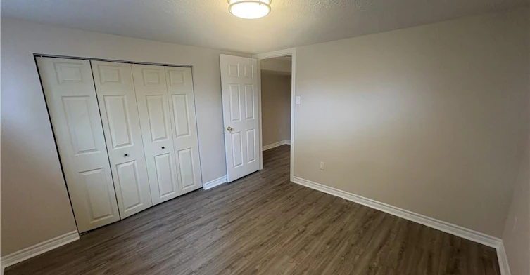 2 Lower-1 Burfield Avenue, Hamilton, ON, L8T 2J8 - 7