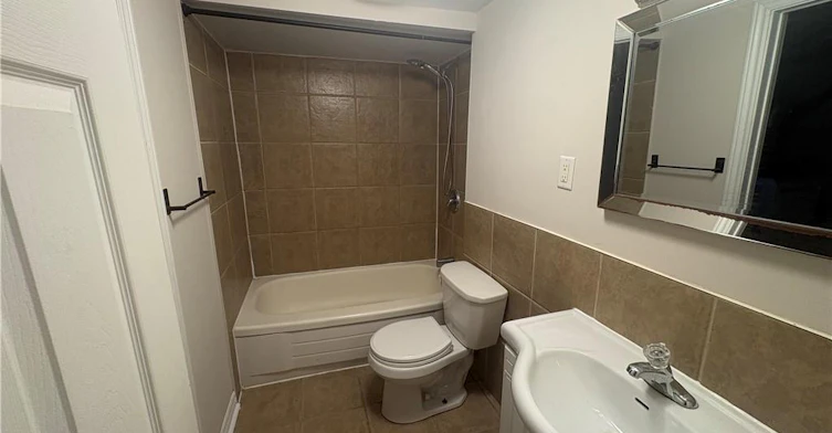 2 Lower-1 Burfield Avenue, Hamilton, ON, L8T 2J8 - 9