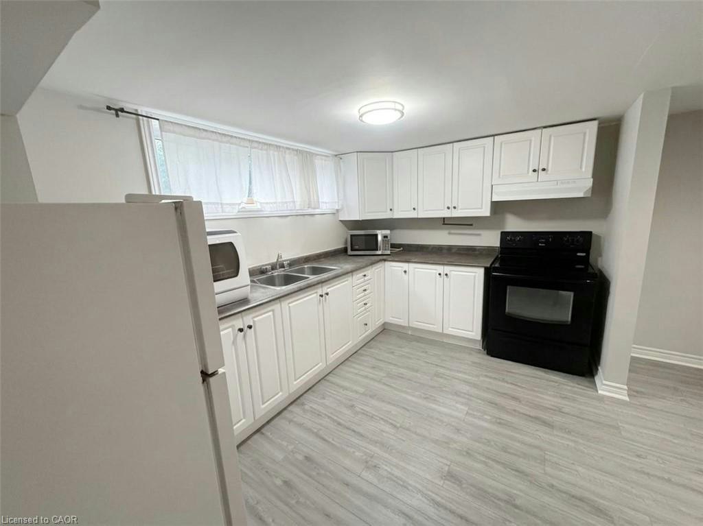 2 Lower-1 Burfield Avenue, Hamilton, ON, L8T 2J8 - 4