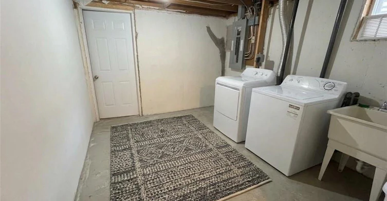 2 Lower-1 Burfield Avenue, Hamilton, ON, L8T 2J8 - 10