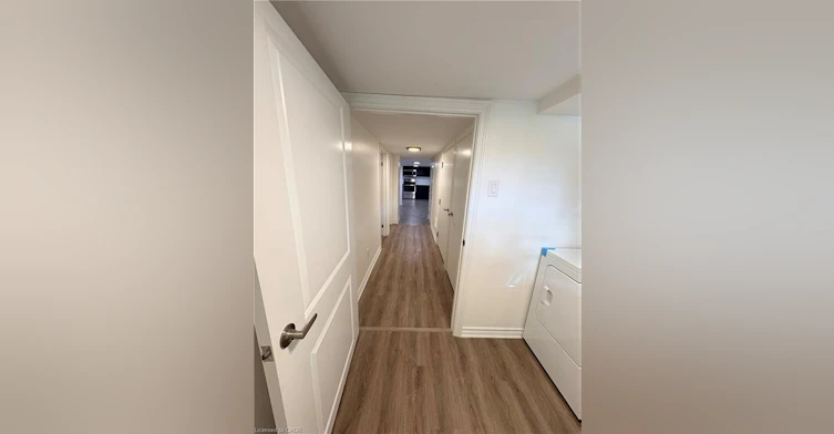 LOWER-9 East 33rd Street, Hamilton, ON, L8V 3S9 - 11