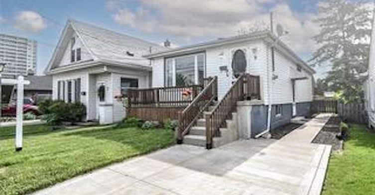 LOWER-9 East 33rd Street, Hamilton, ON, L8V 3S9