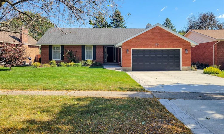 33 Woodstream Boulevard