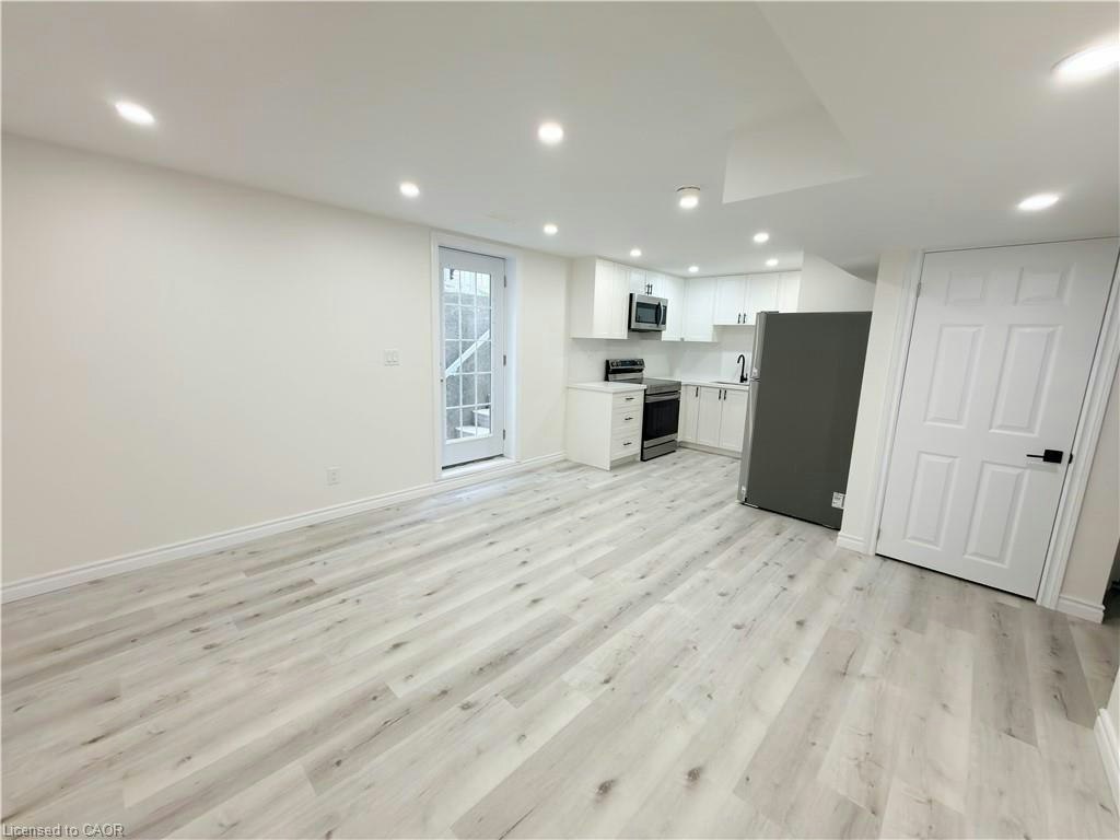 304 Westpark Crescent, Waterloo, ON, N2T 0A4 - 7