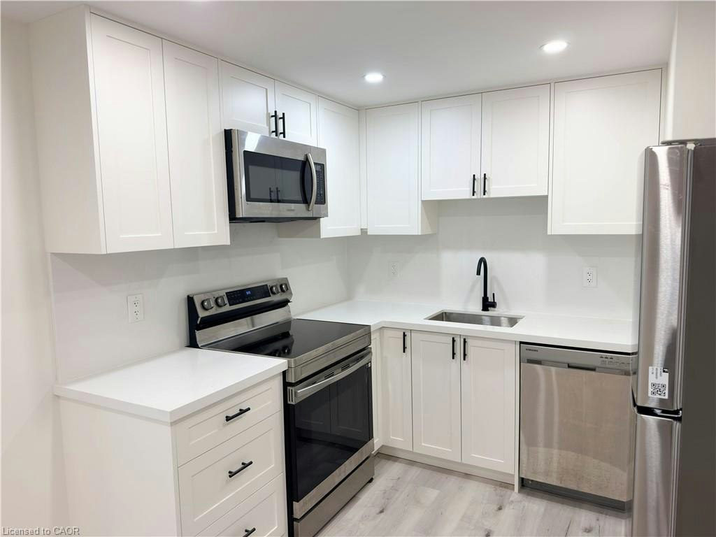 304 Westpark Crescent, Waterloo, ON, N2T 0A4 - 8