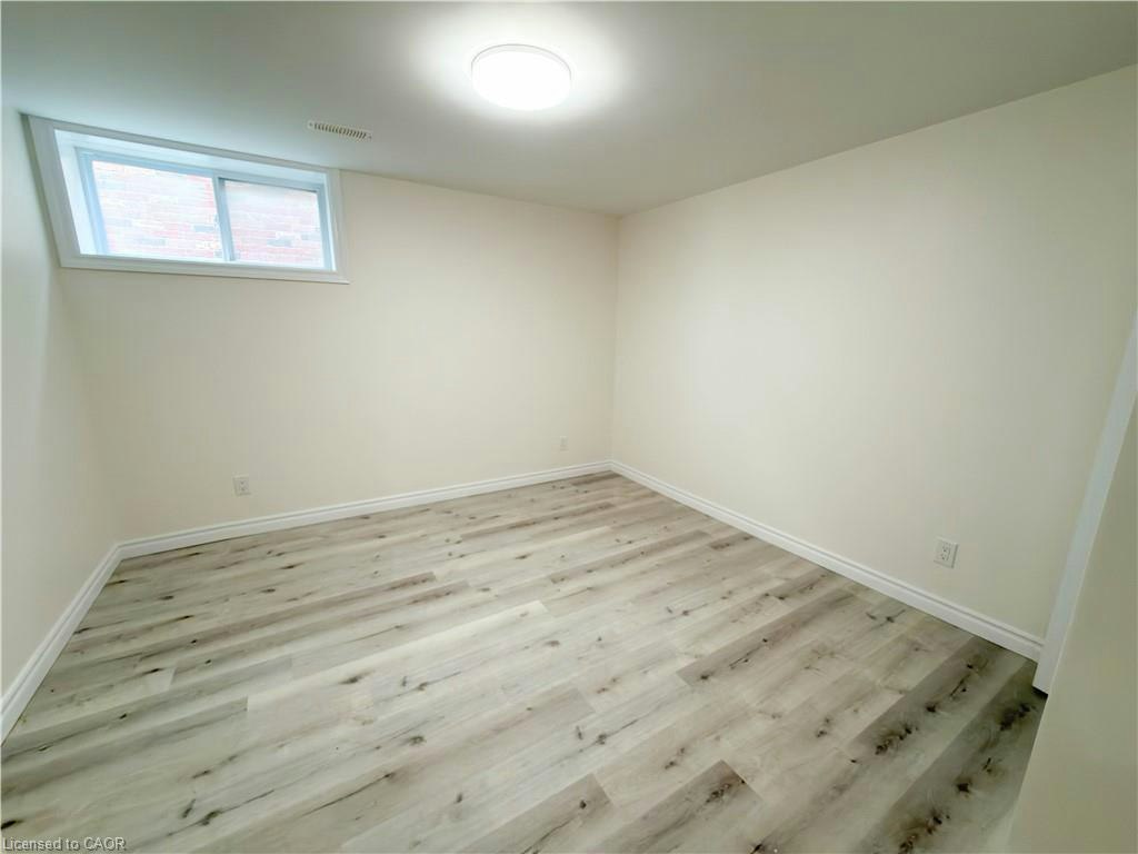 304 Westpark Crescent, Waterloo, ON, N2T 0A4 - 16
