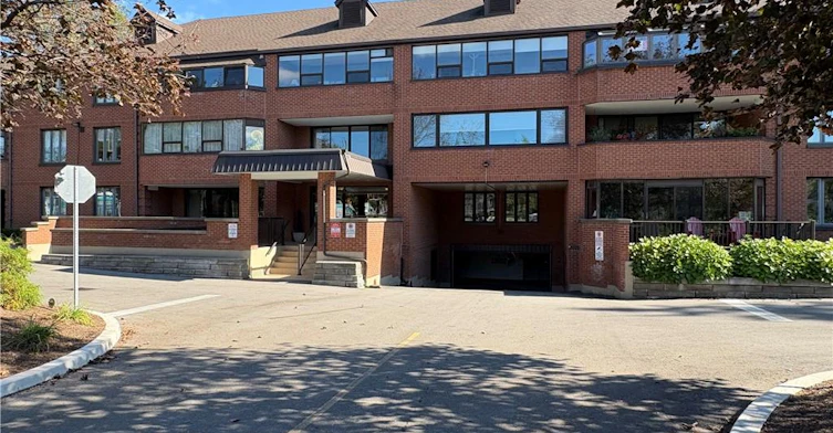 304-150 Wilson Street W, Hamilton, ON, L8L 2H7