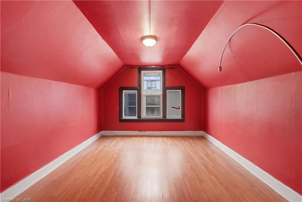 418 Main Street W, Hamilton, ON, L8P 1K6 - 38