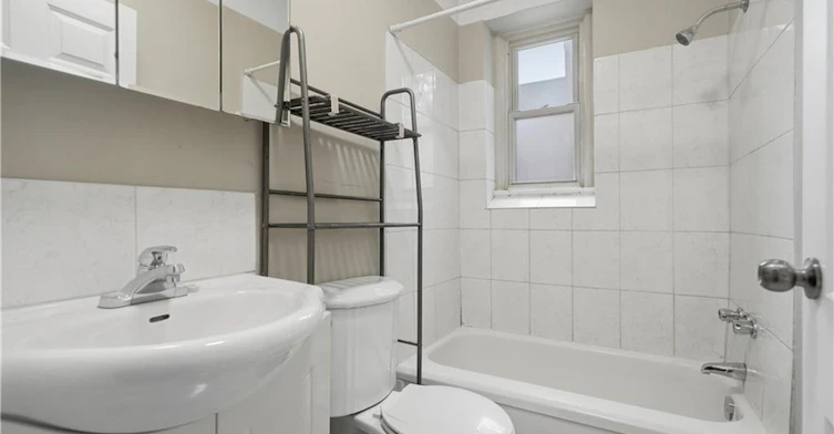 418 Main Street W, Hamilton, ON, L8P 1K6 - 22