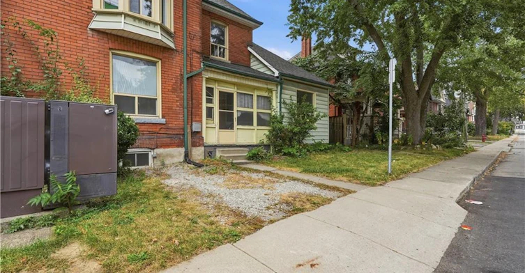 418 Main Street W, Hamilton, ON, L8P 1K6 - 2