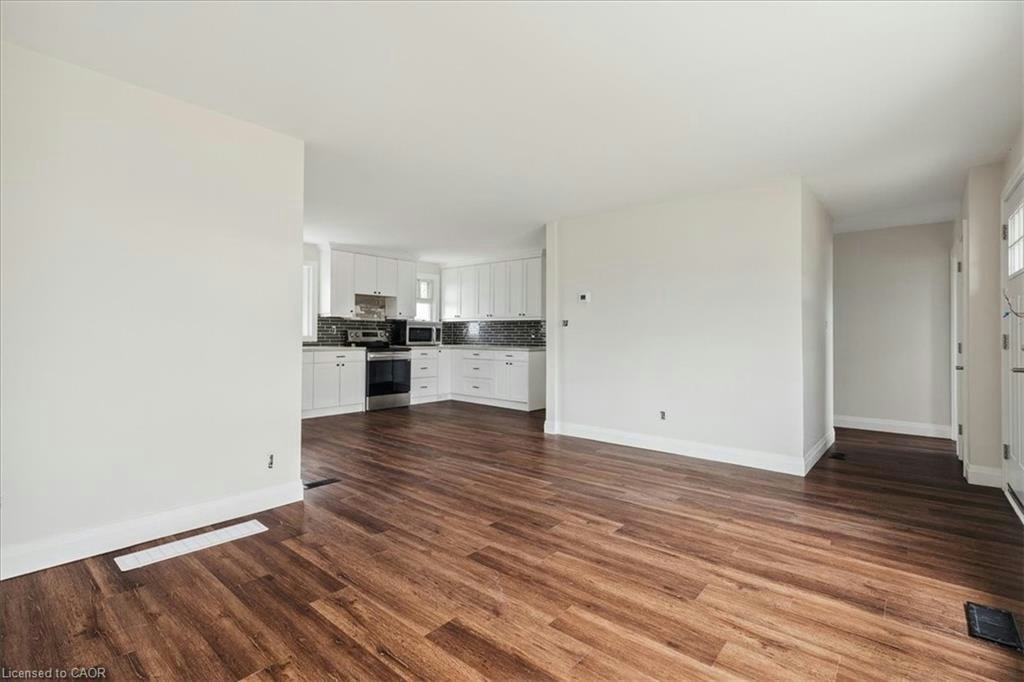 Upper-79 Canterbury Avenue, Hamilton, ON, L8G 3S8 5
