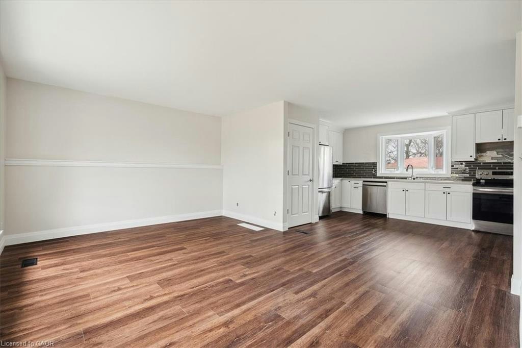 Upper-79 Canterbury Avenue, Hamilton, ON, L8G 3S8 4
