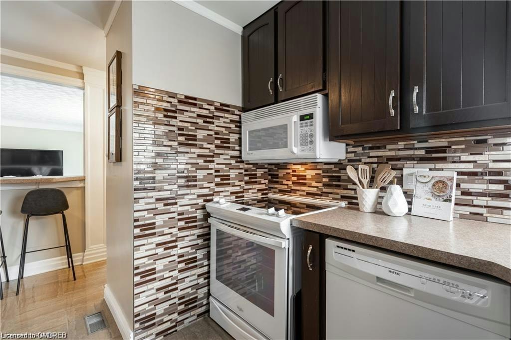 22 Fernwood Crescent, Hamilton, ON, L8T 3L1 - 8