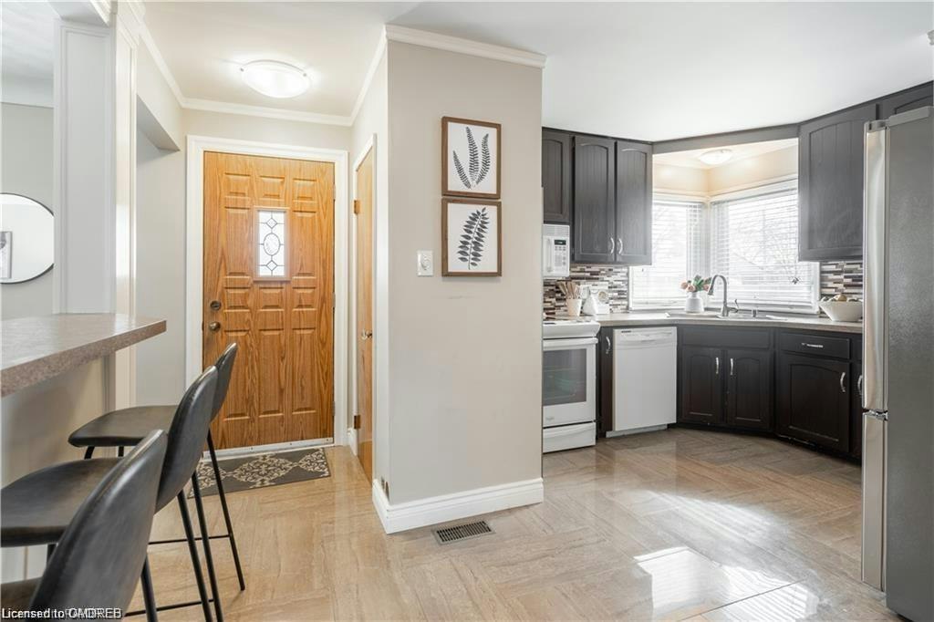 22 Fernwood Crescent, Hamilton, ON, L8T 3L1 - 9