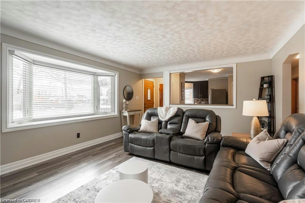 22 Fernwood Crescent, Hamilton, ON, L8T 3L1 4