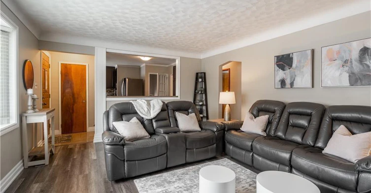 22 Fernwood Crescent, Hamilton, ON, L8T 3L1 - 3
