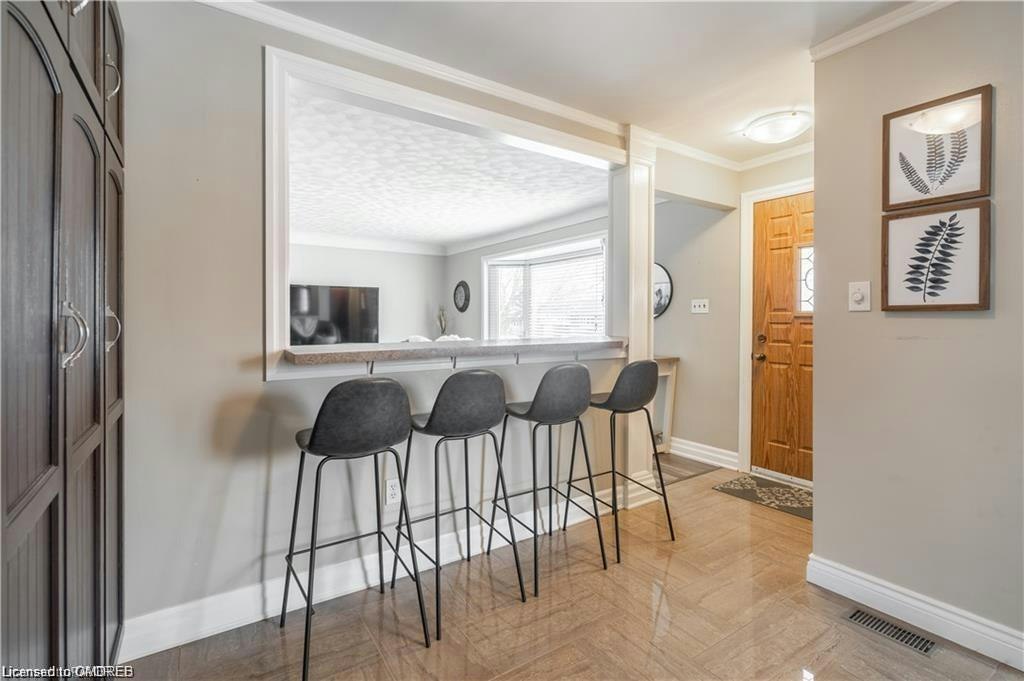 22 Fernwood Crescent, Hamilton, ON, L8T 3L1 5